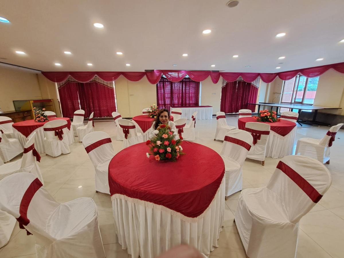 Hotel Preethi Classic Towers Утакаманд Экстерьер фото